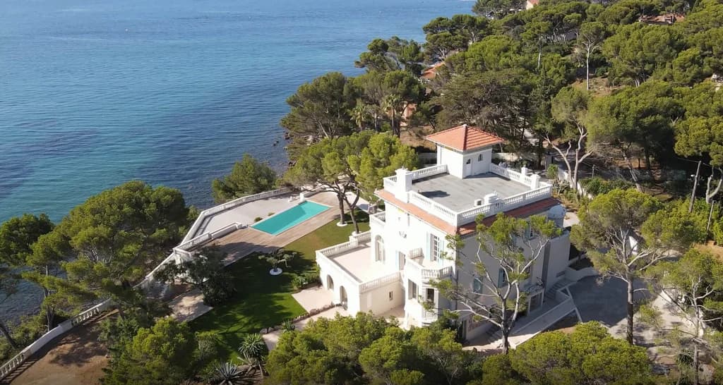 Villa D'Azur aerial exterior view, infinity pool and Mediterranean waterfront, La Seyne-sur-Mer, France