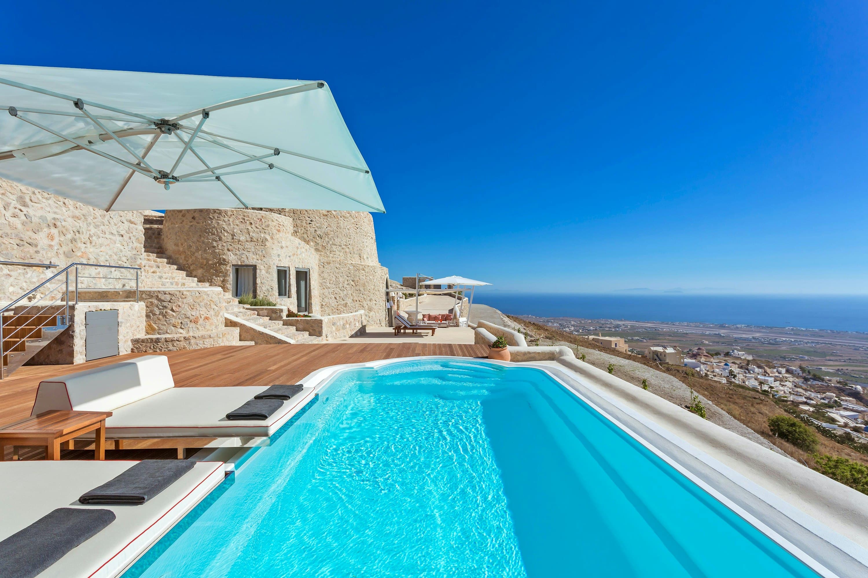 Things to do in Mykonos and Santorini: a curator's perspective