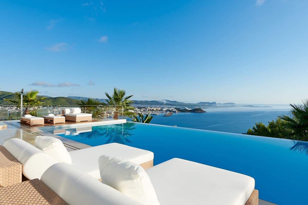 Best Time to Visit Ibiza: Seasons and Weather Guide