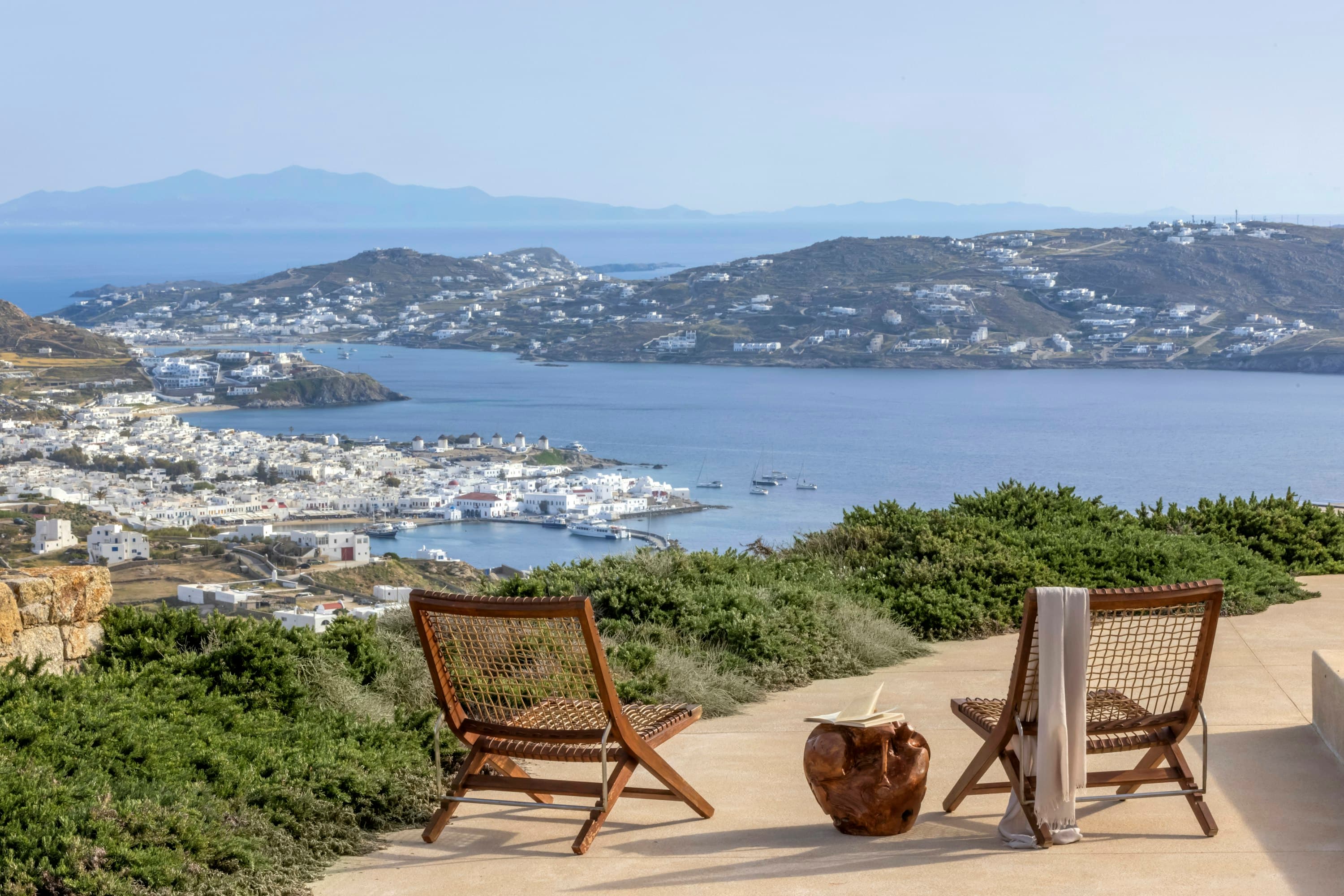 Best Time to Visit the Cyclades for Private Villa Stays