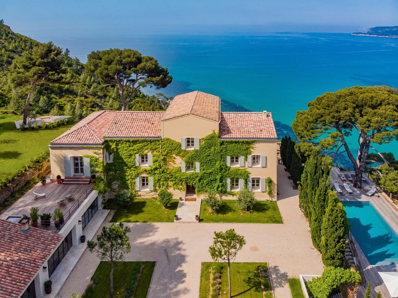 Villa Cassis aerial view of Provençal estate with pool and Mediterranean frontage, Cassis, France