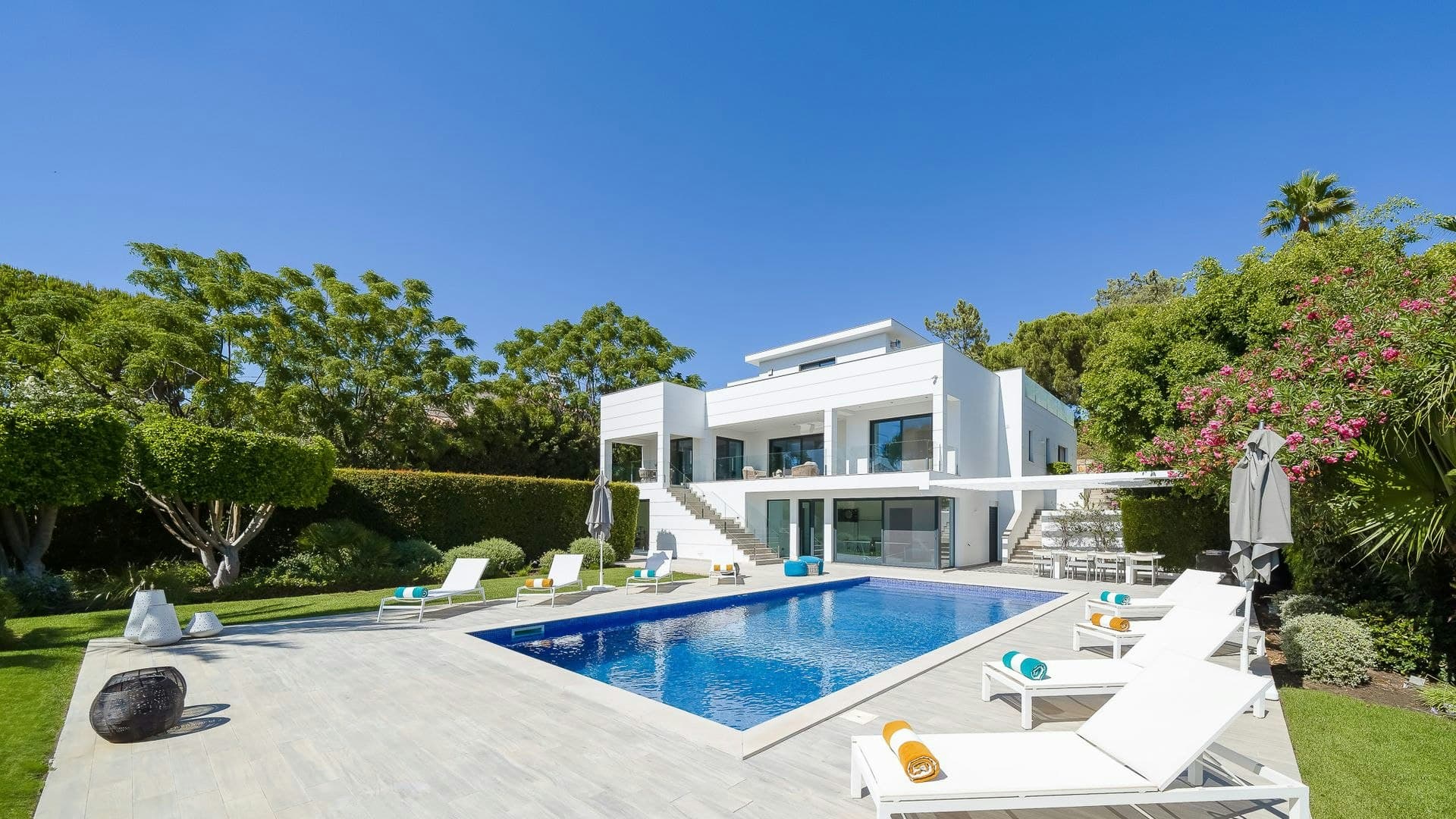 Sunshine Soul contemporary villa with swimming pool and tropical gardens, Almancil, Algarve, Portugal